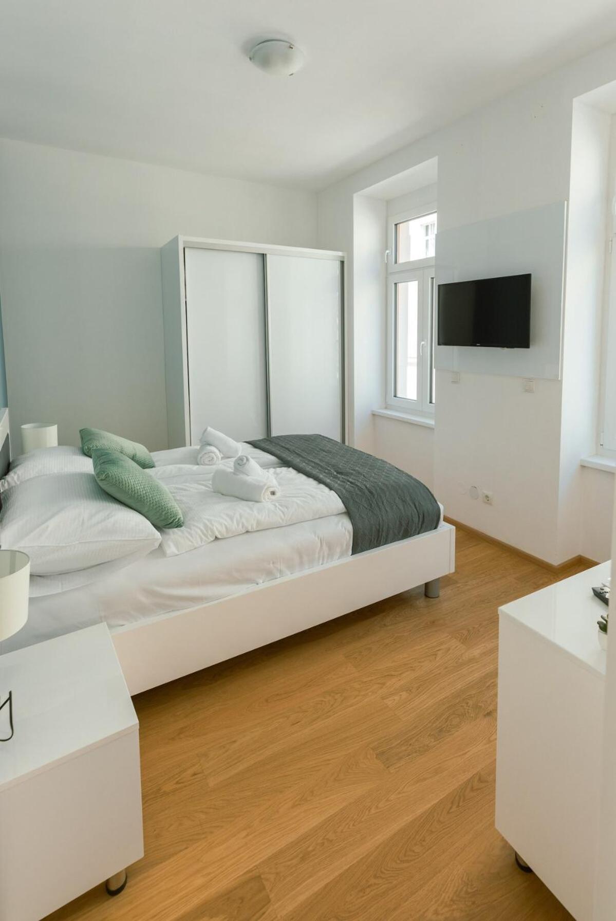 New Design 9 * Wien
